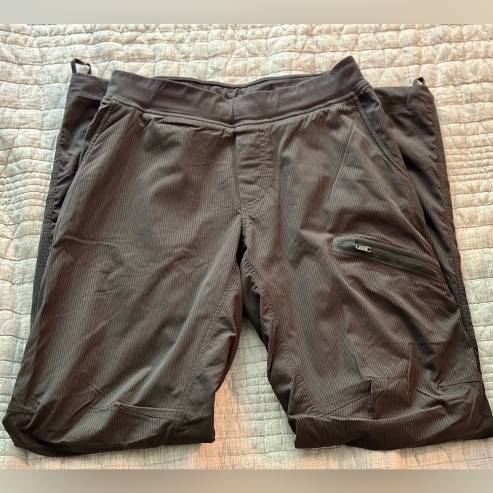 Lululemon Gray Performance Mens Drawstring Pant Adjustable Ankle Size Mens M
